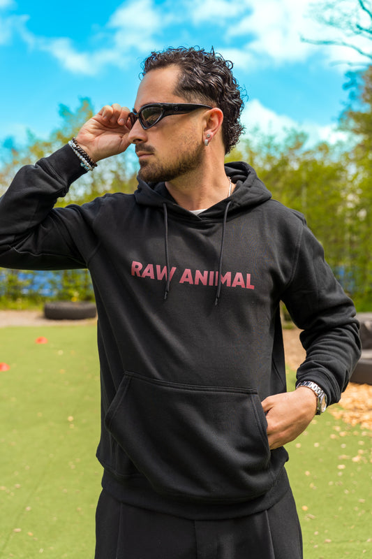 Der Raw Animal Hoody in Schwarz
